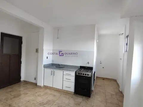 Departamento de 2 ambientes en primer piso ubicado en esquina