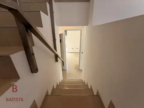 ¡VENDE! Oficina/Local comercial en calle 41 e/ 13 y 14 – Excelente ubicación