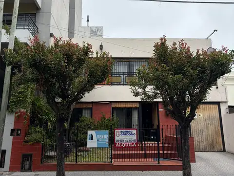 IDEAL INVERSORES  EXCELENTE UBICACION . ACEPTA PERMUTA