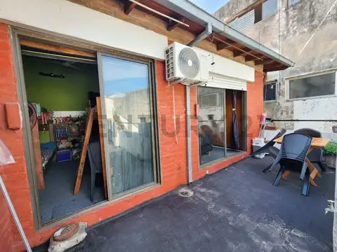 VENTA PH 4 AMB PATIO/TERRAZA/PERMUTA/A REFACCIONAR