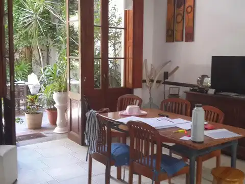 Casa de dos plantas remodelada a nueva, Maipú 2500