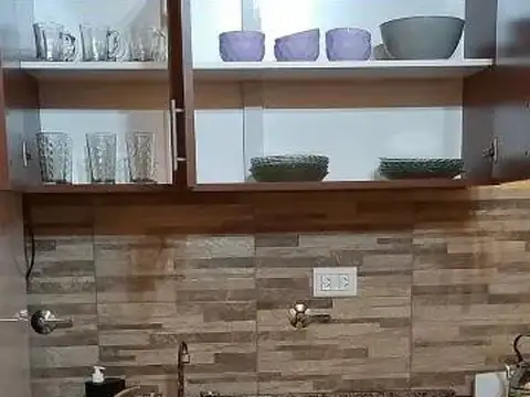 Oficina 12 ambientes con 4 baños