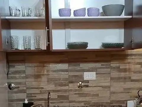 Oficina 12 ambientes con 4 baños