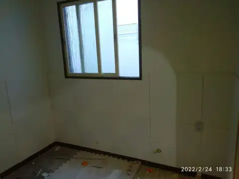 Venta de PH 3 AMBIENTES  al frente con patio  en Villa General Mitre, Capital Federal