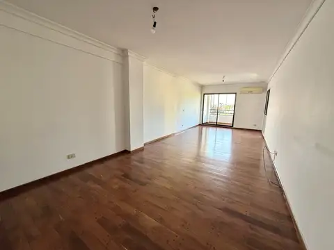 Yrigoyen al 100