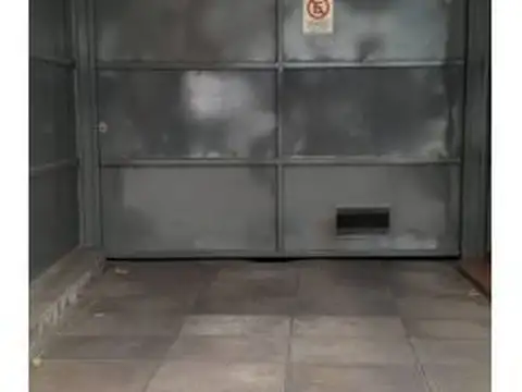 VENTA COCHERA FIJA Y CUBIERTA EN PRIMER SUBSUELO EN FLORES