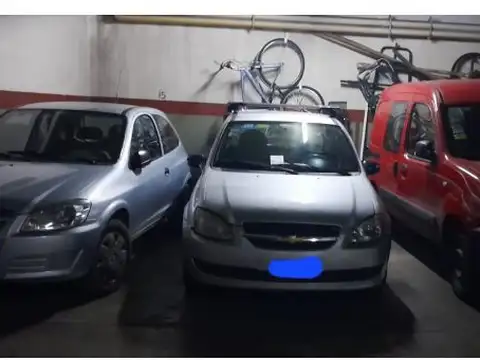 VENTA COCHERA FIJA Y CUBIERTA EN PRIMER SUBSUELO EN FLORES