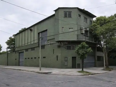 Venta de Galpón aprox. 600 m2 totales en Caseros, Tres de Febrero