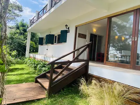 Casa 6 ambientes con 3 baños