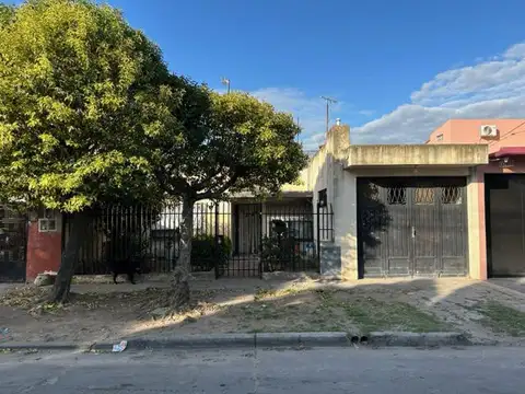 Casa en Venta en Isidro Casanova