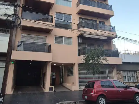 Cochera cubierta en venta en General Paz  Félix Frías 546
