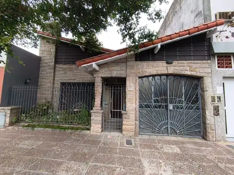 Alquiler de casa 4 amb, cochera, terraza y patio 