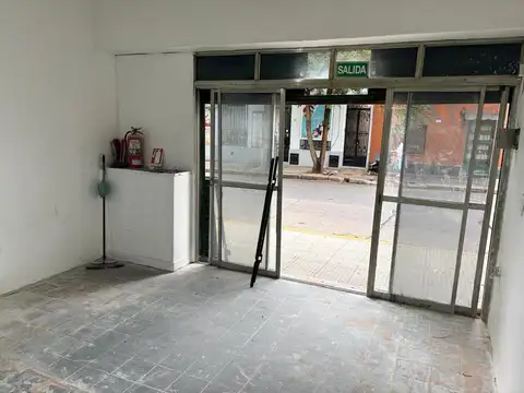LOCAL EN EXCELENTE UBICACION SIN EXPENSAS  