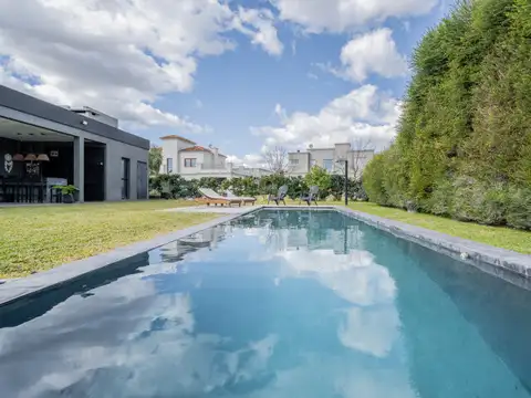 Casa en Venta en Haras Santa Maria - El Molino, USD 390.000