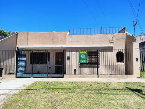 Lote de 10x15-potencial de ampliación a1 cuadra de AV. Mitre