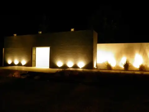 Local en Venta en Perdriel, USD 700.000