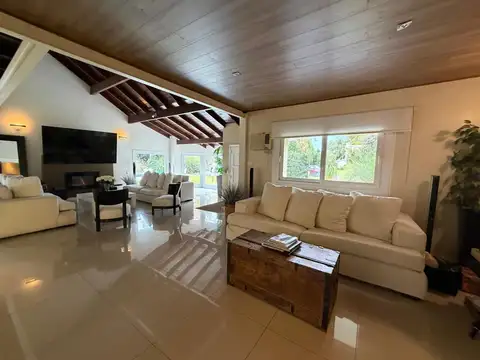 Casa 6 ambientes con 6 baños