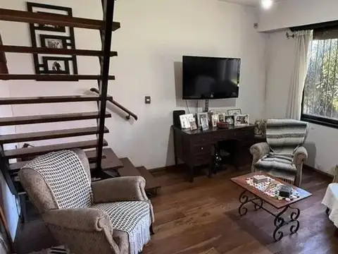 Depto Tipo Casa en Venta de 5 ambientes