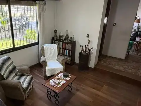 Depto Tipo Casa 5 ambientes con 2 baños