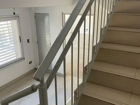 Oficina 4 ambientes con 2 baños