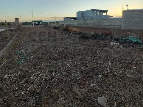 SE OFRECE A LA VENTA LOTE EN BARRIO PRIVADO LAS MARGARITAS- MAIPÚ