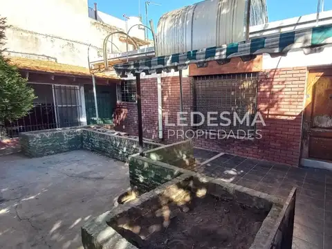 CASA PH 4 AMBIENTES CON PATIO A REFACCIONAR