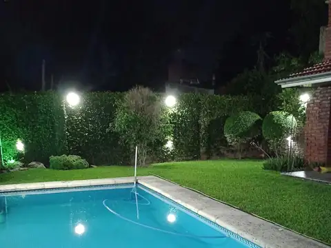 Casa 5 ambientes con 1 baño