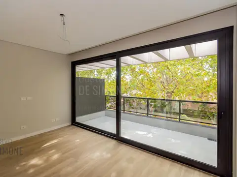 Venta / Departamento / 4 ambientes / Tipo Casa / Con terraza / Parrilla y Cochera / En Vicente López