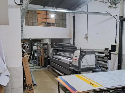 Excelente Deposito en la zona de villa crespo