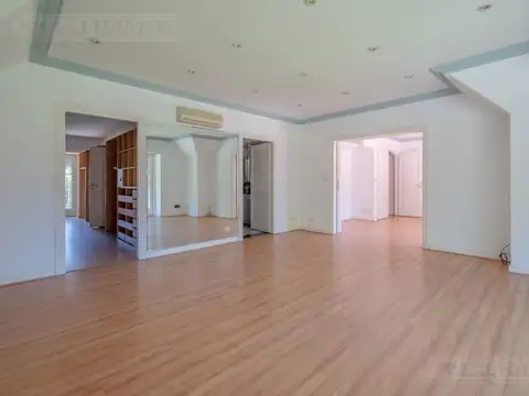 Casa 6 ambientes con 3 baños