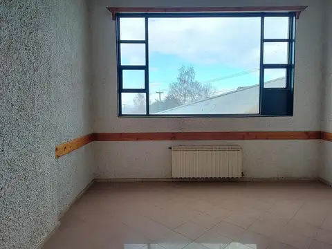 Alquiler de 5 oficinas/consultorios y recepción. Esquina de Av. Pioneros y Av. Boock