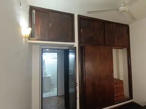 Depto Tipo Casa en Alquiler en El Palomar, $ 700.000