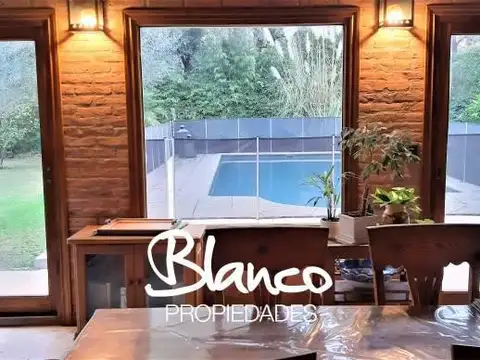 Casa en Venta con 2 cocheras