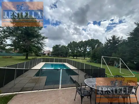 Casa en Venta con 2 cocheras