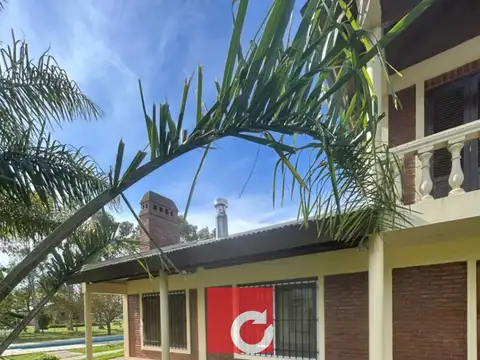 Casa 7 ambientes con 2 baños