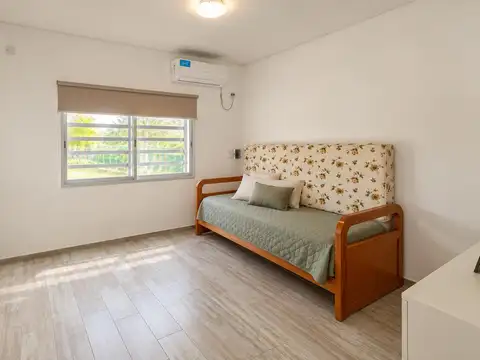 Casa 3 ambientes con 2 baños