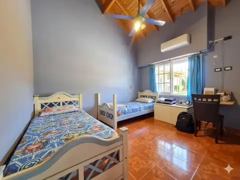 5 AMBIENTES JARDIN PILETA QUINCHO PARRILLA COCHERA