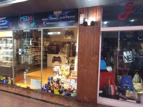 LOCAL COMERCIAL EN VENTA AV. RIVADAVIA 6800