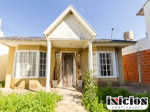 Encantadora Casa con Diseño Funcional  - C1014