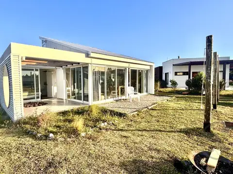 Moderna Casa 2 amb sobre lote 700m2 en Santa Isabel Chapadmalal