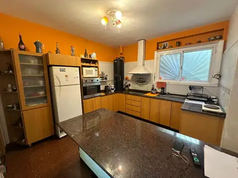 CASA 5 AMBIENTES VENTA LLAVALLOL LOMAS DE ZAMORA
