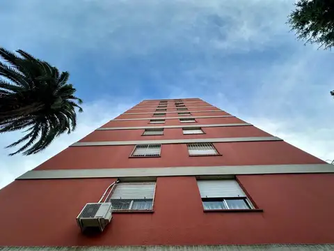 hermoso departamento refaccionado 4 ambientes con cochera