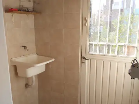 Depto Tipo Casa en Alquiler en Rosario, $ 130.000