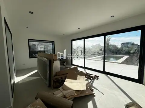 Casa 5 ambientes con 3 baños