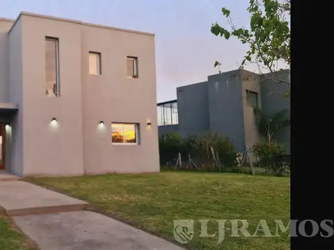 Casa en Alquiler en El Cantón - Norte, USD 1.600