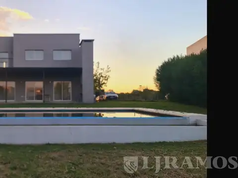 Casa en Alquiler al Este