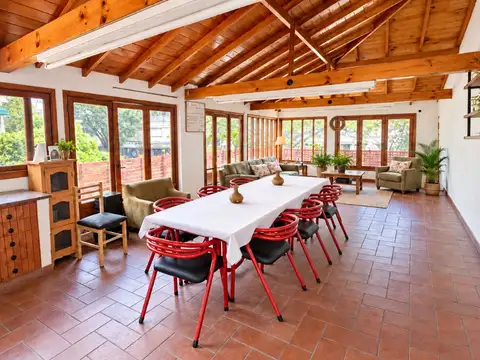 Casa 5 ambientes con 3 baños