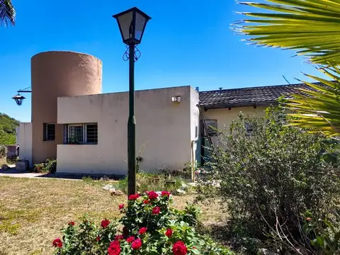 Casa 7 ambientes con 2 baños