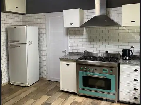 Venta Casa 4 Ambientes en Salvador Maria Lobos