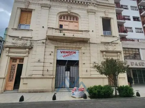 Edificio histórico de estilo italiano en el corazón comercial de San Nicolás – 792 m² cubiertos